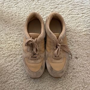 💛 Vince beige leather sneakers size 6